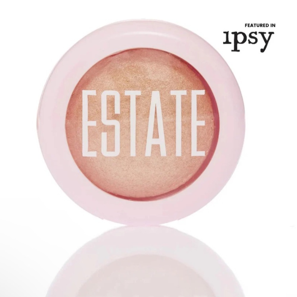 Estate Baked Highlighter Powder in Dew Me